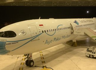 Pesawat pakai ‘topeng muka’ curi perhatian di Indonesia