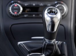 Mercedes-Benz secara rasmi umum perlahan-lahan ‘hapuskan’ transmisi manual