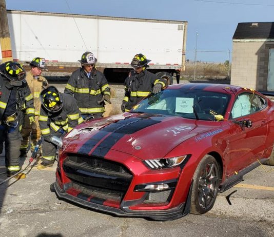 Bomba ‘musnahkan’ Ford Shelby GT500 baharu untuk tujuan latihan