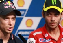 “Sangat menyedihkan untuk lihat Rossi raikan kedudukan 5 teratas seperti dia menang,” – Casey Stoner rossi stoner