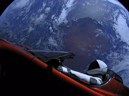 Tesla Roadster generasi pertama dekati planet Marikh setelah diterbangkan dua tahun lalu