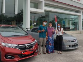 “Selagi mak masih hidup”, lelaki ini penuhi impian ibu untuk beli kereta idaman