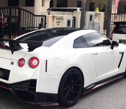 ‘Hadiahkan’ kereta mewah kepada anggota imigresen untuk mudahkan urusan di sempadan