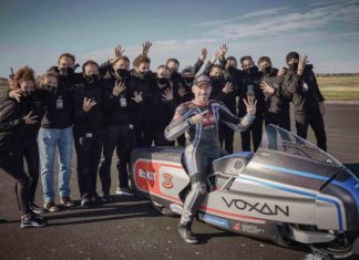 Bekas pelumba MotoGP, Max Biaggi pecah rekod kelajuan motosikal elektrik, 408km/j!