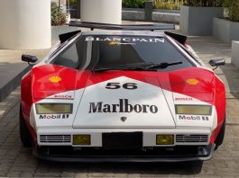 Replika Lamborghini Countach ini dilengkapi enjin V8 twin-turbo