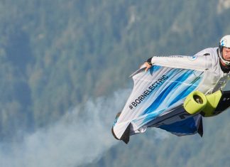 Sut bersayap BMW dengan kuasa elektrik mampu capai kelajuan melebihi 300km/j! sut bersayap BMW