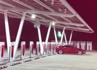 Tesla perkenalkan pusat pengecasan Supercharger terbesar dengan 56 slot pengecasan