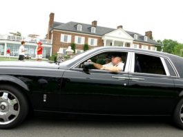 Rolls-Royce Phantom milik Donald Trump dilelong, harga lebih mahal dari biasa!
