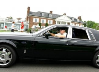 Rolls-Royce Phantom milik Donald Trump dilelong, harga lebih mahal dari biasa!