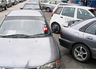 Diserang tiga lelaki gara-gara ‘double parking’