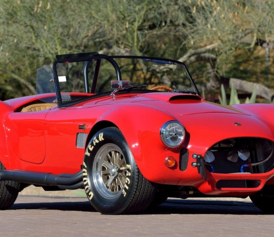 Shelby 427 Cobra FAM 1965 milik Paul Walker bakal dilelong