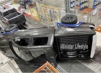 Belum keluar dah kemalangan! Ram 1500 TRX ini terbalik dalam kilang