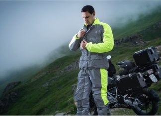 Baju hujan mudah rosak? Ini cara pilih dan tips penjagaannya