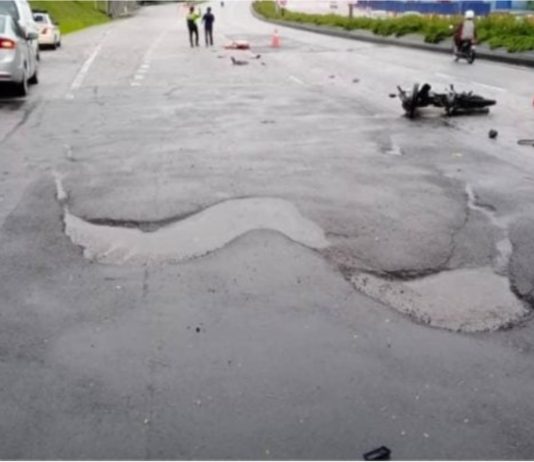 Penunggang motosikal maut langgar jalan berlubang