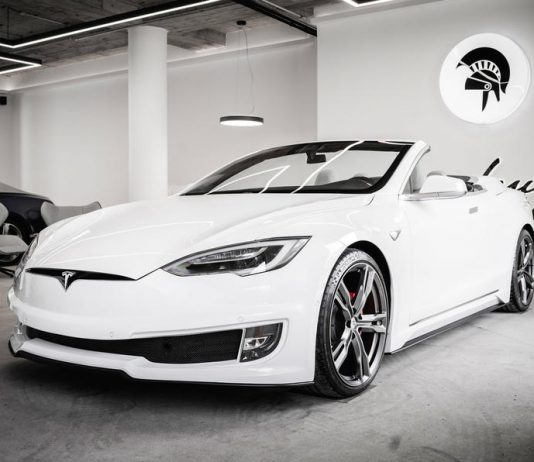 Tesla Model S versi roadster dihasilkan oleh Ares Design, satu unit sahaja di dunia!