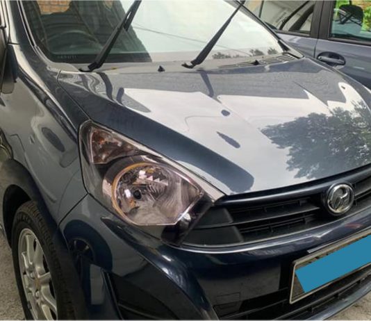 Pura-pura pandu uji, kemudian larikan Perodua Axia!