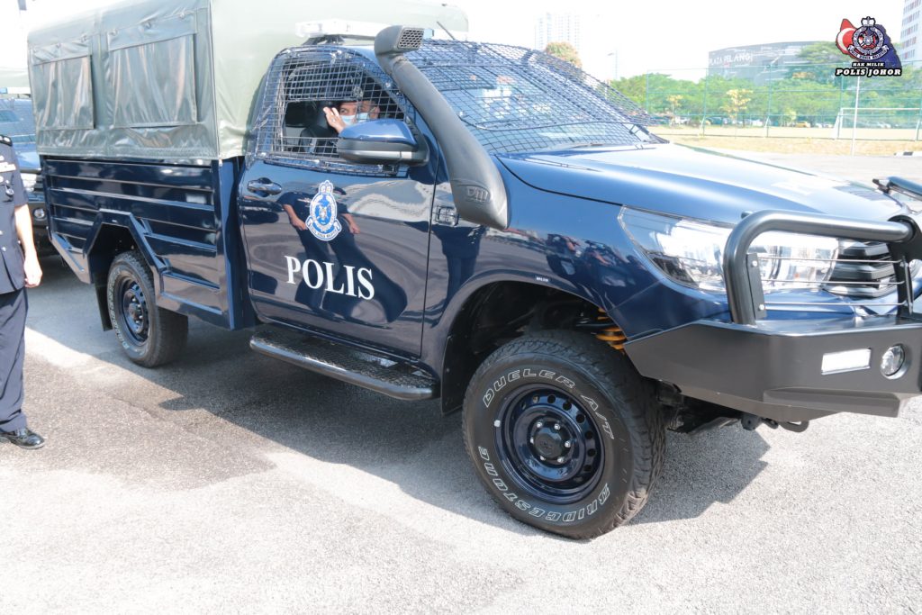 hilux polis johor