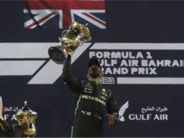 Lewis Hamilton ketepikan Max Verstappen untuk muncul juara Grand Prix Bahrain