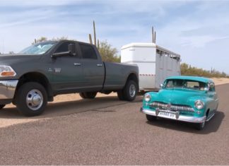 Lelaki ini hasilkan koleksi kereta kerdil, ada model yang guna peti sejuk terpakai!