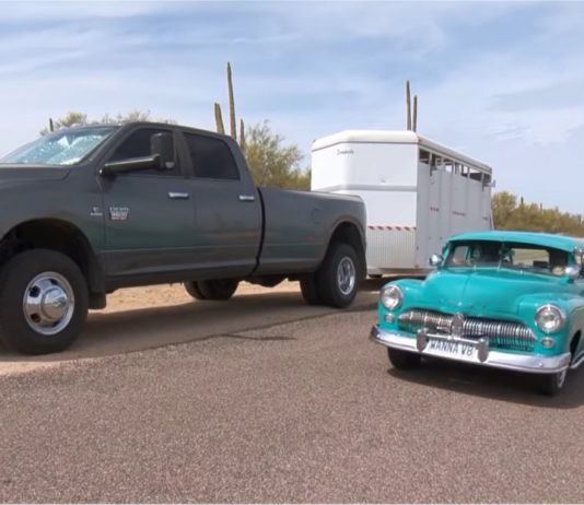 Lelaki ini hasilkan koleksi kereta kerdil, ada model yang guna peti sejuk terpakai!