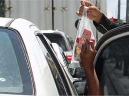 Pengguna jalan raya berdepan denda RM2,000 jika beli jualan di lampu isyarat – Ketua Polis Johor