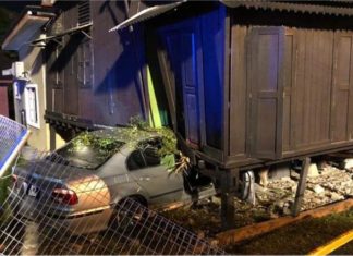 Lelaki cedera kereta dipandu terbabas merempuh rumah