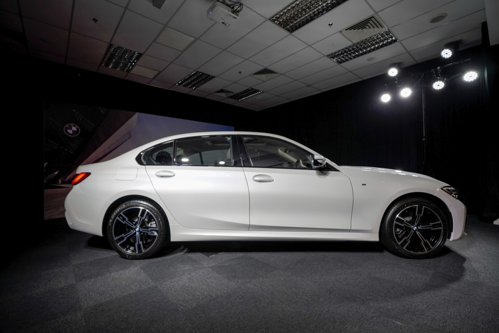 BMW 330Li M Sport