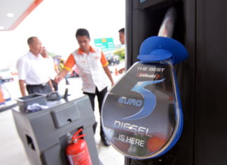 Pemilik stesen minyak tak mengaku jual diesel bersubsidi lebih had kepada bas Singapura