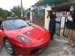 Pizza Hut Malaysia hantar pesanan guna Ferrari F430 sempena hari April Fool’s