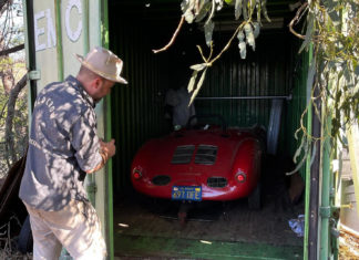 Porsche 550 Spyder 1955 ditemui semula selepas 35 tahun, masih dalam keadaan baharu!