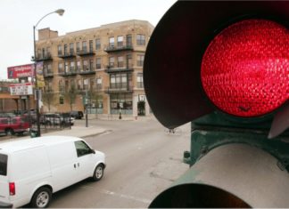 Lelaki ini didenda kerana langgar lampu isyarat, hasil laporan pemandu lain