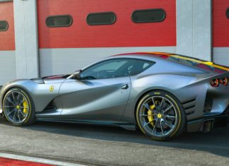 Ferrari 812 Competizione jentera V12 yang lebih berkuasa dan agresif
