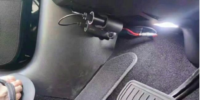 kamera pedal brek Tesla