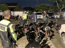 Polis Indonesia nekad tembak motosikal mat rempit lumba haram
