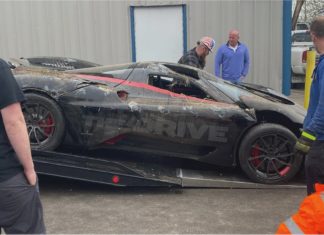 Trak tunda terlibat kemalangan, SSC Tuatara yang dibawa rosak teruk!