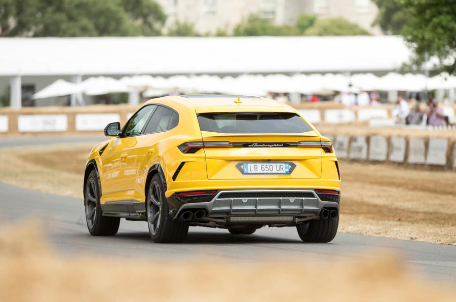 gentian karbon lamborghini urus