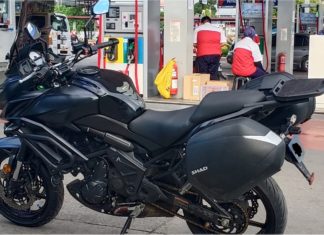 Lelaki ini jual Kawasaki Versys 650 demi bantu Palestin