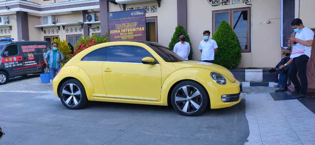 Volkswagen Beetle kuning