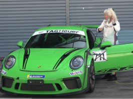 Warga emas 82 tahun selamba lenjan Porsche 911 GT3 RS di litar Monza!