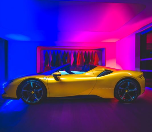SF90 Spider ialah Ferrari hibrid pertama dengan bumbung boleh dibuka, 1,000hp, 0-100 dalam 2.5 saat!