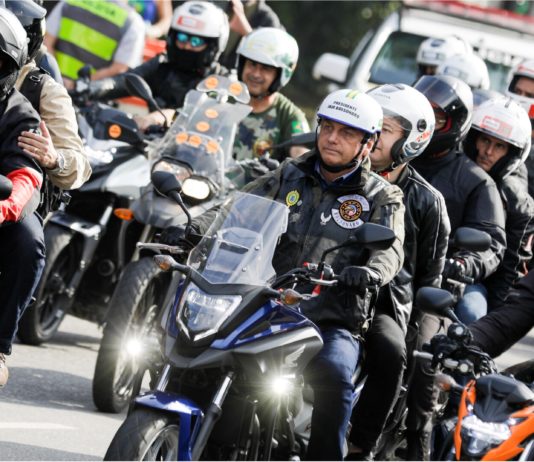 Presiden Brazil didenda, tak pakai topeng muka ketika konvoi motosikal