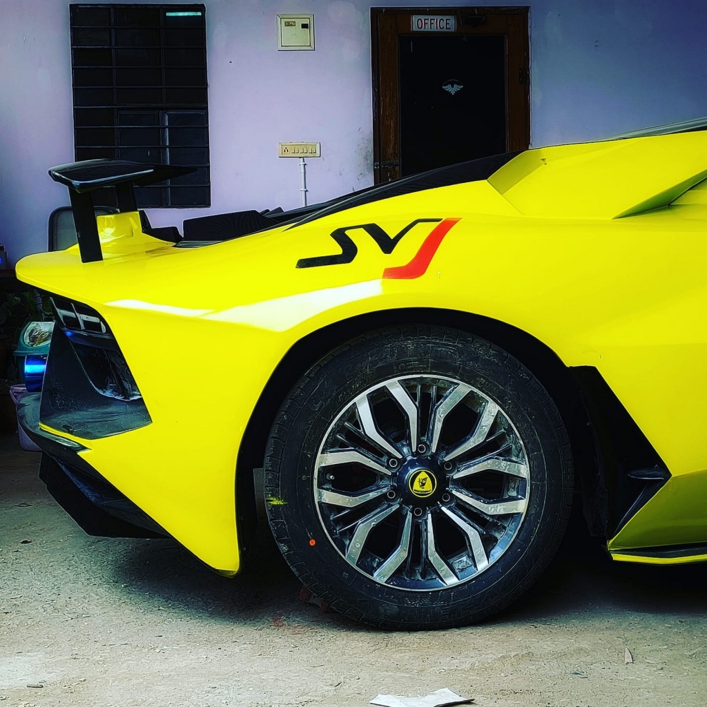 replika Lamborghini Aventador SVJ