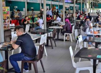 Adakah penerima dua dos vaksin diberi kelonggaran pergerakan? Ini jawapan PM