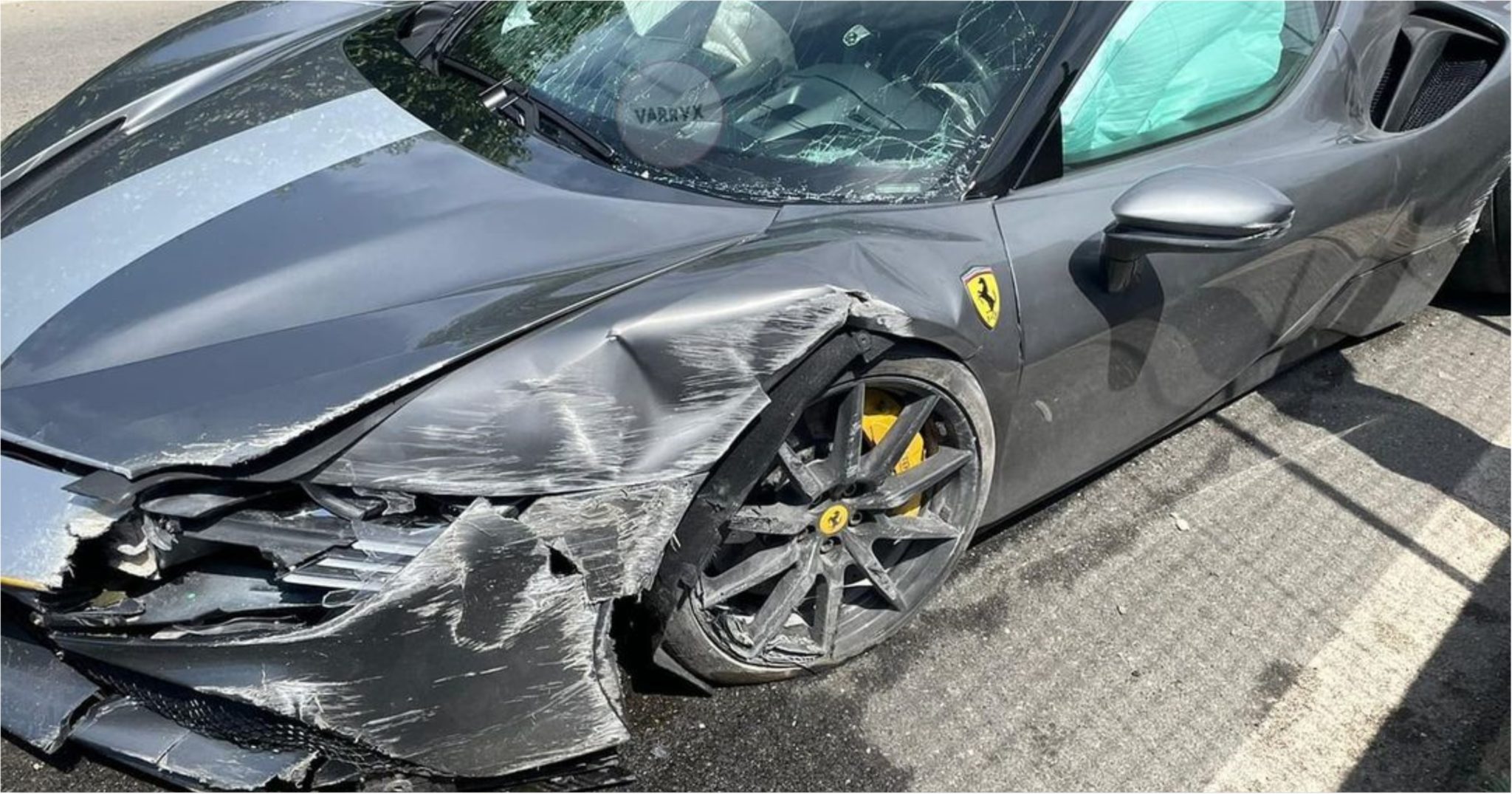 Модель разбилась в италии. Суперкар Ferrari sf90 Stradale. Феррари sf90 ассетто Фьорано в Дубае. Ferrari SF 90 crash.