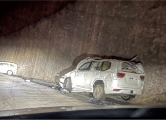 Land Cruiser 300 rosak teruk sebelum sampai ke pusat pengedar Toyota