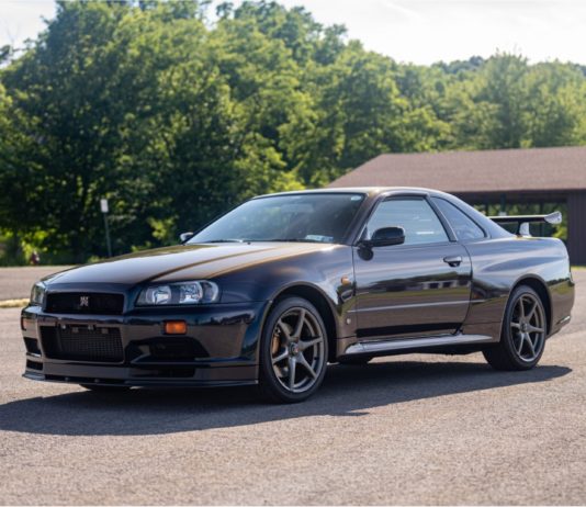 Lagi Nissan Skyline GT-R R34 untuk dijual, kali ini versi V-Spec Midnight Purple II !