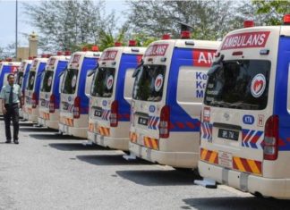 Sekeluarga gagal pulang kampung guna taktik sewa ambulans swasta