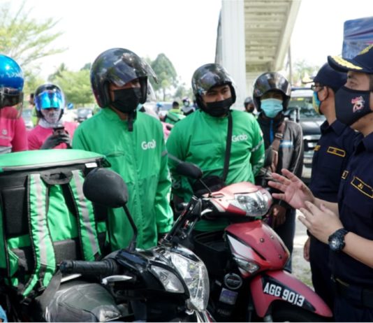 JPJ: Rider p-hailing kerap langgar lampu isyarat, boleh kena saman RM300