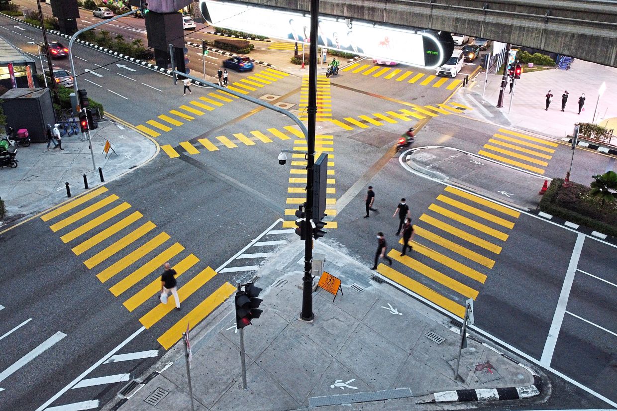 Tepi jalan untuk pejalan kaki