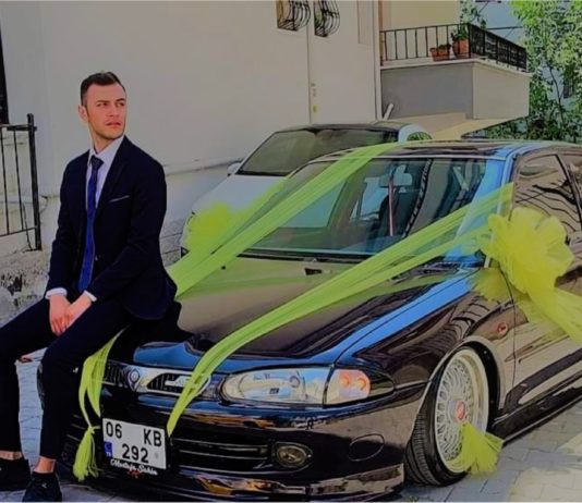 Tular lelaki Turki dengan Proton Wira, netizen tak mahu kalah campak belakang kereta masing-masing